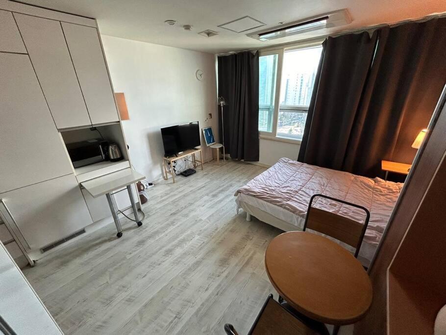 Suyu Station House *